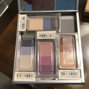 Aveda eyeshadow palette